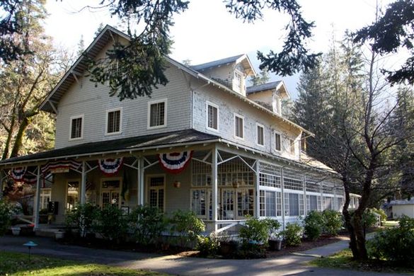 Lake Crescent Lodge