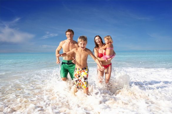 The “Kids Stay, Play, and Eat Free” campaign returns as Laguna Phuket launches its 2015 Summer Family Promotion. Kids and famili