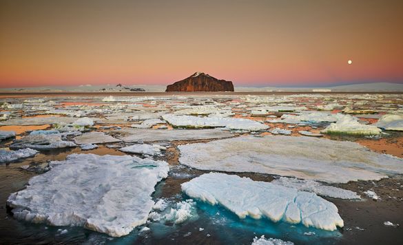 Weddell Sea Moon Rise, Antarctic Peninsula Weddell Sea Moon Rise, Antarctic Peninsula
