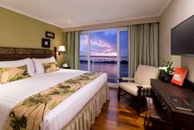 The Strand Cruise Deluxe Cabin