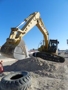 Excavator fun at Dig This