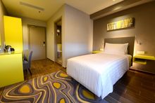 GLOW Penang - single guest room