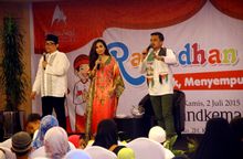 grandkemang - breakfasting with orphans
