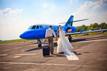 Private jets add both high gloss & convenience to wedding travel