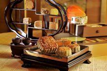 Yan Toh Heen - Homemade Moon Cake Selection