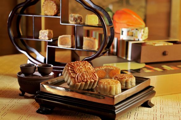 Yan Toh Heen - Homemade Moon Cake Selection