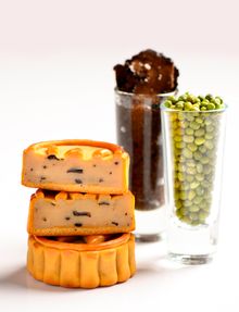 W Taipei Truffle Honey Mooncakes
