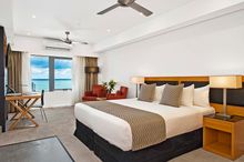 Oaks Elan Darwin