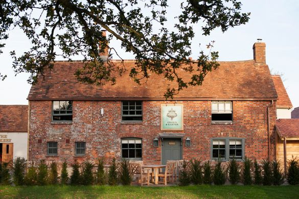 EXTERIOR OF THE CROWN & GARTER, INKPEN, BERKSHIRE