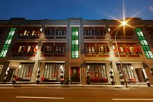 Hotel Vagabond Exterior By Night