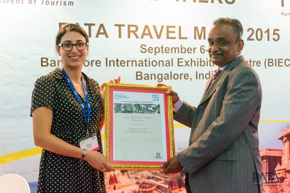 Gamunu Srilal, General Manager of Jetwing Yala receiving the Wild Asia award Gamunu Srilal, General Manager of Jetwing Yala receiving the Wild Asia award