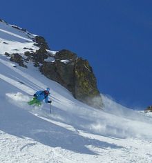 Off Piste ski