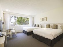 Oaks Oasis' executive family room 