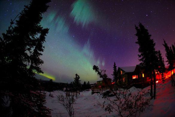NORTHERN LIGHTS VIEWING IN FAIRBANKS, ALASKA 