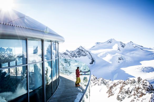 Viewing platform on the Pitztal Glacier