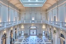 COMO The Treasury, Poastal Hall