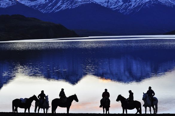 HORSE RIDING AT THE SINGULAR PATAGONIA 
