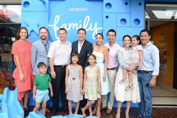Photo Caption: Arnaud Champenois (2nd from left), Senior Brand Director, Starwood Hotels & Resorts Asia Pacific, Martin Wuetrich Photo Caption: Arnaud Champenois (2nd from left), Senior Brand Director, Starwood Hotels & Resorts Asia Pacific, Martin Wuetrich