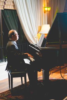 Uncle Steven serenading guests at Cameron Highlands Resort