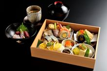  Traditional Japanese cuisine. Image courtesy of Heihachi.