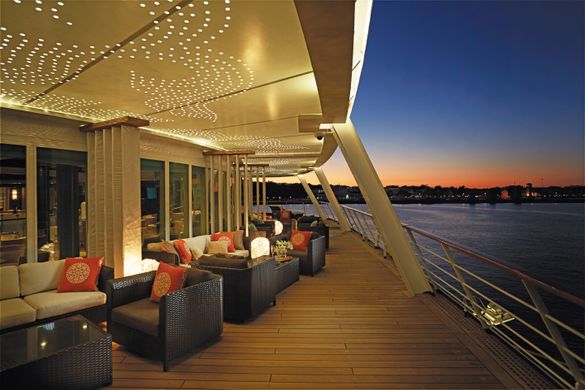Best Overall (Small) Regent Seven Seas Voyager - Horizon Lounge Deck