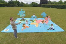 rom L – R - Daniel Raven-Ellison (in front), Luke Rich (11), Annabelle Hillman (5), Jacob Bitege (8), Emma Rich (11), Hannah Ma