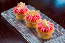 Jumeirah Carlton Tower - Botticelli cupcakes 2