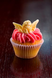 Jumeirah Carlton Tower - Botticelli cupcakes 3