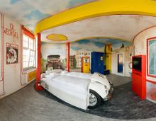 V8 Hotel