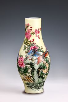 Enamelware-Olive-Shaped-Vase