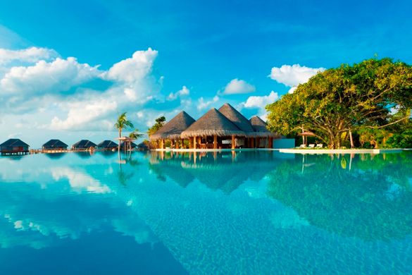 Dusit Thani Maldives - Main Pool