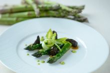 SPOON by Alain Ducasse - Le French GourMay Menu - green asparagus, morels