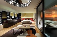 Suite 02 IMG_6304v2