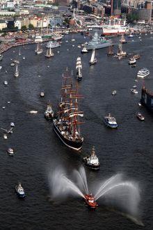 Hamburg Port Anniversary Closing parade, Copyright Michael Zapf