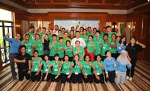 Seedlings Phuket interns (in green t-shirt) from three 18-month-long classes took a photo with the programme’s working team and 
