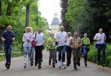 Kangoo Jumping ist ein sanftes Ausdauer- und Muskeltraining und eignet sich für Aktive von 8 bis 80 Jahren. 
