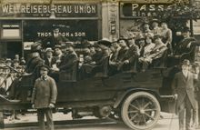 A Thomas Cook tour group in 1912 (courtesy of Thomas Cook)