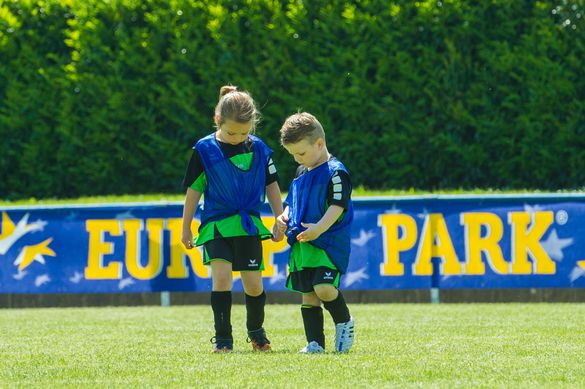 In die Leibchen wachsen die Kids noch rein