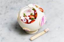 Shangri-La hotel, Sydney, Anna Polyviou MasterChef Dessert, Annas Mess, photo by Nikki To