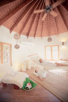 Floating Dream Therapy