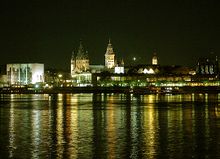 Rhine riverside_Mainz at night