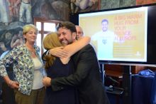 President of the Tenerife Island Government shows his appreciation to one of the many British people on the island!
