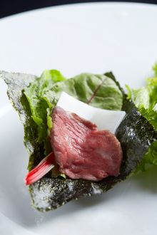 Yan Toh Heen Guest Chef Wakiya's Sliced Wagyu Beef served in a Laver Wrap with Seasonal Vegetables and Rice Pancakes