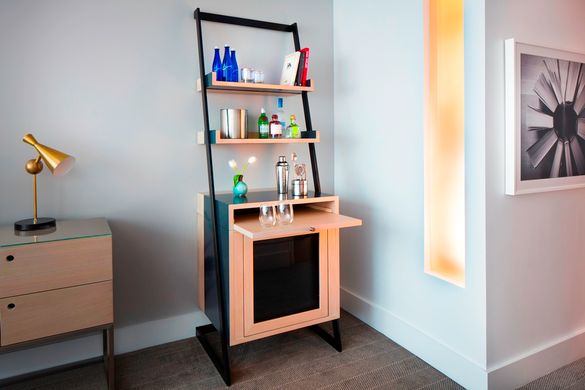 Kimpton Ink48 Hotel - Benefit Bar