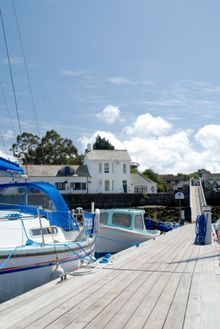 Kingsmoor Cottage and marina