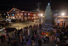 Cannery Row Holiday Tree Lighting