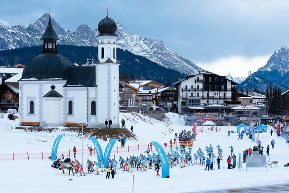 Kaisermaximilianlauf im Start-Zielbereich des Seekirchls