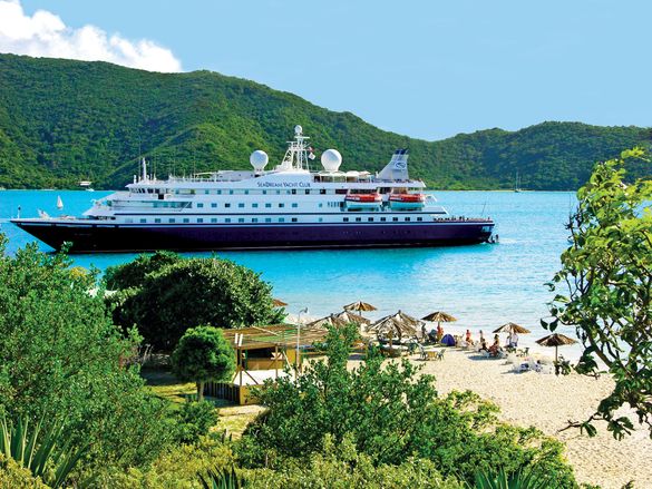 SeaDream I & SeaDream II visit intimate yacht harbors