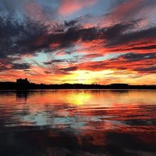 Sunset over Lake Burley Griffin by @tomgcumming 