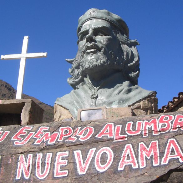 Monument to Che Guevara, La Higuera, Bolivia Monument to Che Guevara, La Higuera, Bolivia